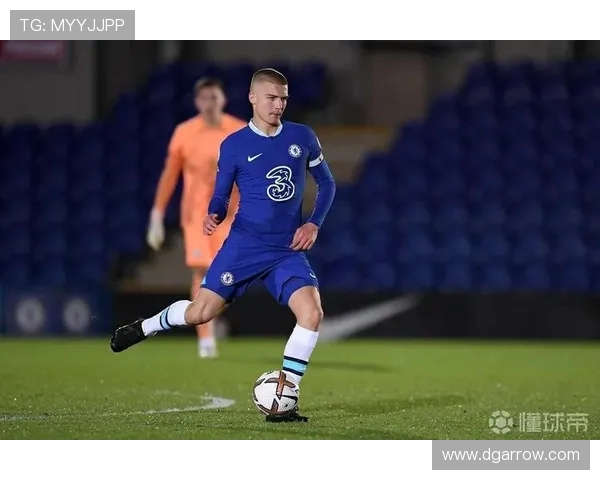 切尔西确认！21 岁青训后卫吉尔克里斯特今夏永久离队(2)