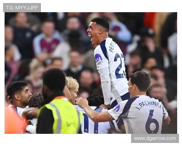 天空记者布里奇辟谣：热刺马竞未就罗梅罗转会费达成协议